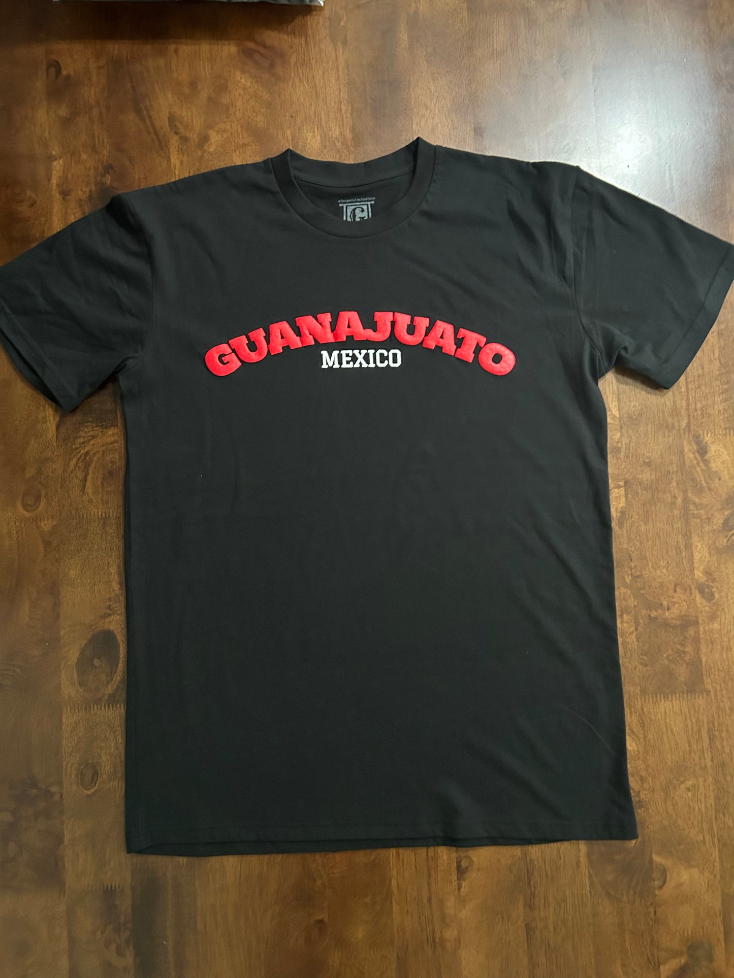 RED PUFF GUANAJUATO BLACK TSHIRT